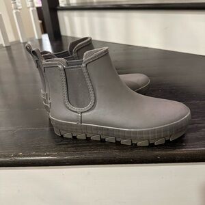 Women’s size 7.5 Sperry Rain Boots